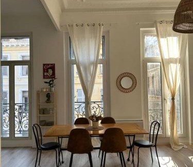 6th Arrondissement Apartment | Superbe Appartement - 3 chambres (5 min Vieux Port - Rue Paradis)