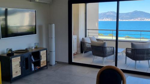 Pietrosella Apartment | Superbe appartement T3 face mer baie Ajaccio