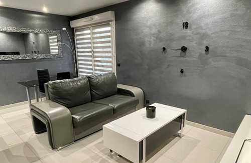 Vaires-sur-Marne Apartment | Superbe F2 Standing en rdc Parking Paris/disney