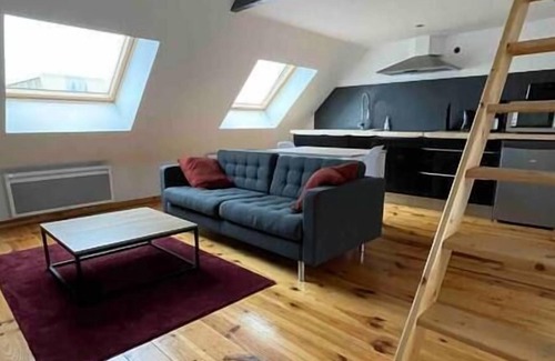 Aulnoy-lez-Valenciennes Apartment | Superbe Appt Style Loft au Pied du Tramway