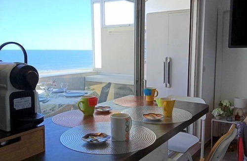 La Cote Radieuse Apartment | Superbe T2 Moderne,wifi, Climatisé Face Mer, Piscine et Parking