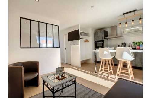 St-Meme-le-Tenu Apartment | Superior apartment n°1