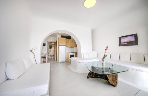 Paradise Apartment | Superior Apartment 13-Sea View, Shared Infinity Pool, Gym, Pool-Bar