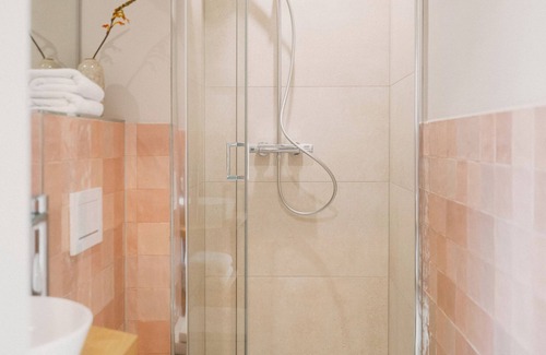 Loerrach Apartment | Superior Doppelzimmer mit Balkon