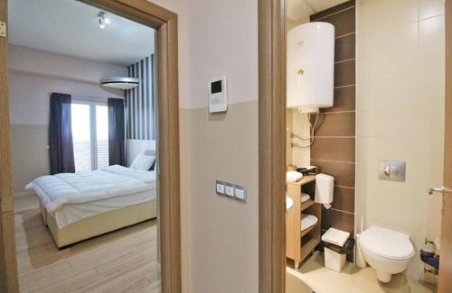 Centar Apartment | Superior One-Bedroom Apartment with Balcony - 5 Adults / 2