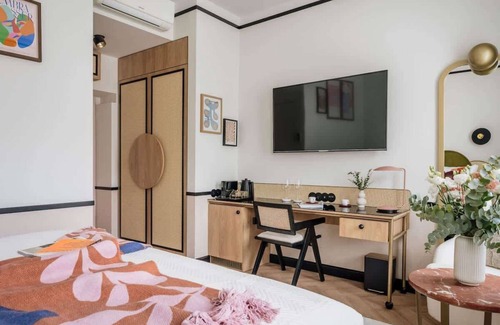 Srodmiescie Hotel | Superior Room with King Size bed Nowy Świat view