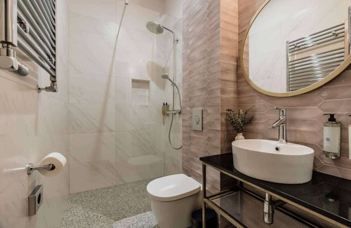 Srodmiescie Hotel | Superior Room with King Size bed Nowy Świat view