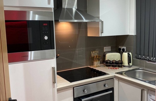 Bradford Apartment | Superior Suite Jacuzzi at Livit Serviced Apartments