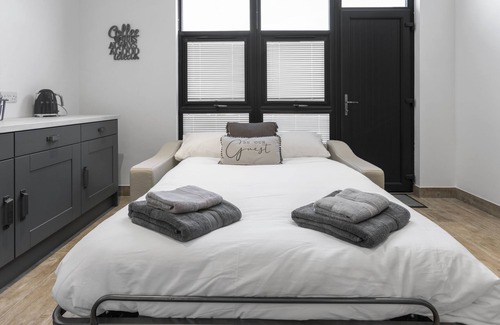 Ahoghill Hotel | Superior Suite - Sleeps 4