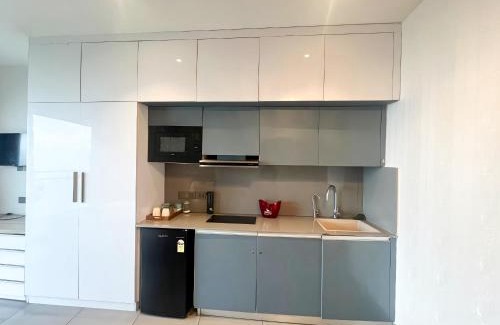 Karol Bagh Apartment | Supernova crystal edge studio -luxury view in Noida