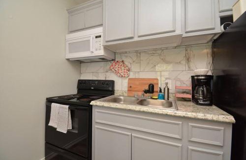 Greater East End Apartment | SuperValue Suite #8 @ East End Revitalized