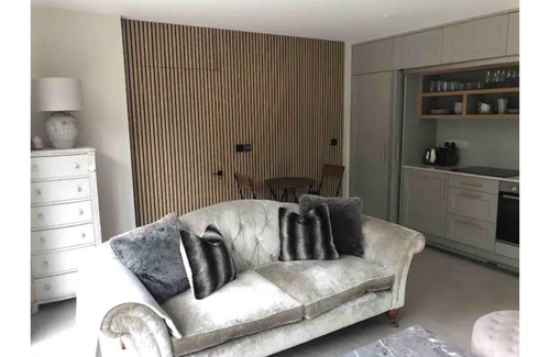 Westbourne Apartment | Sur la Mer - luxury beach retreat