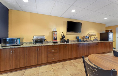 Keyser Hotel | SureStay Plus Hotel by Best Western Keyser