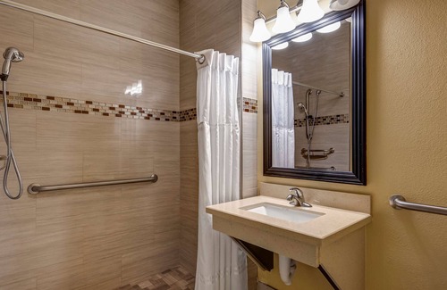 Alvin Hotel | SureStay Plus Hotel by Best Western Alvin