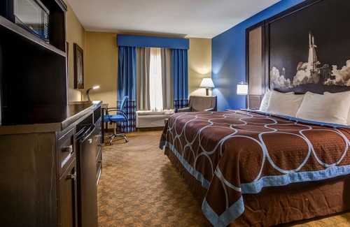 Alvin Hotel | SureStay Plus Hotel by Best Western Alvin