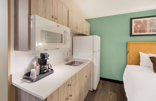 Jasper Hotel | SureStay Plus Hotel by Best Western Jasper