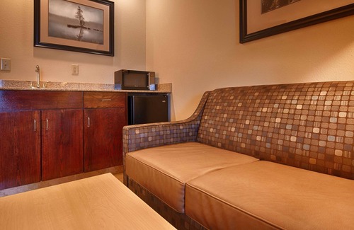 Roanoke Rapids Hotel | SureStay Plus Hotel by Best Western Roanoke Rapids I-95