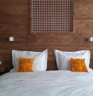 Tamrhakht Cabin | Surf and Friends