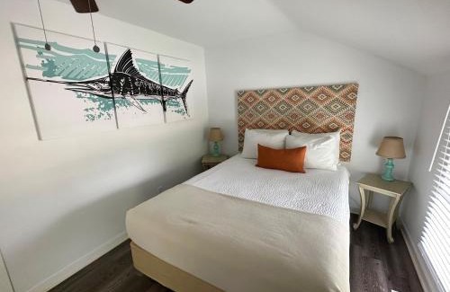 Huron House | Surf Cottage - Boat Parking & Block from Beach