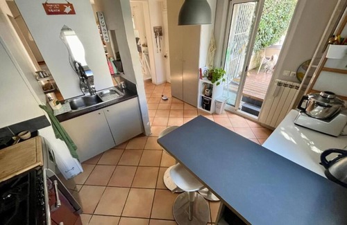 Aiguerelles House | SURF garden/pool villa, near town center, 10 minutes from beaches.