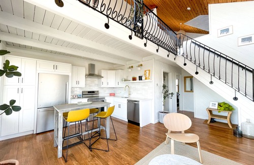 Charlestown House | Surf House - Charlestown Beach