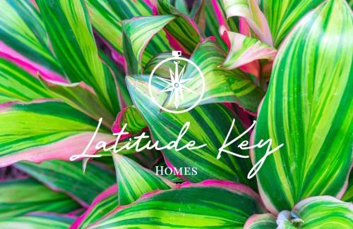 Lauderdale Beach House | Surf KeySteps from Beach Beautiful Courtyard Hot Tub H0MES