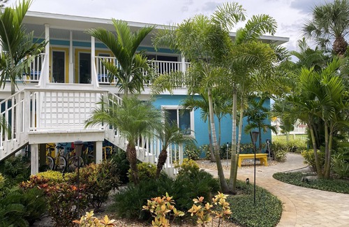 Englewood House | Surf's Up.at Beachcomber of Manasota Key.150 Steps to the Sand & Gulf Waters