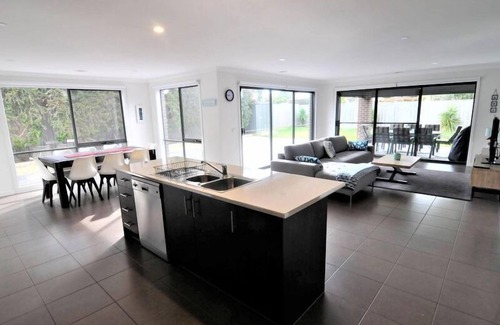 Inverloch House | Surf Side At Beaches Beach House- Pet Friendly.