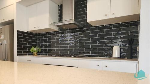 Catherine Hill Bay House | Surfers Paradise