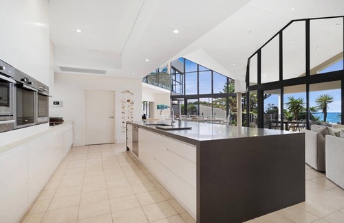 Forresters Beach House | SURFSIDE 65 AT FORRESTERS BEACH - UNINTERRUPTED VIEWS WITH SOLAR HEATED POOL AND HOT JET- SPA
