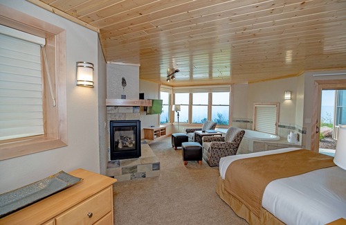 Tofte Hotel | Surfside on Lake Superior