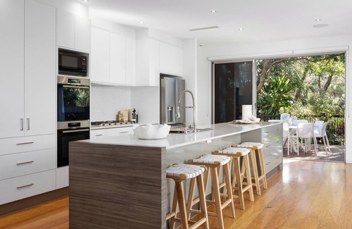 Mount Coolum House | Surfside Villa - walk to the beach