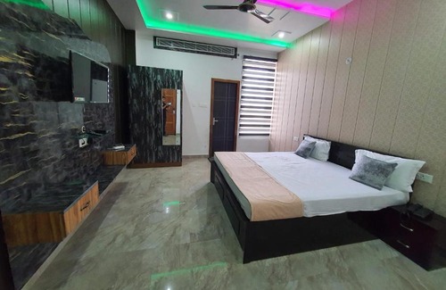 Bara Banki Hotel | Surja Resort