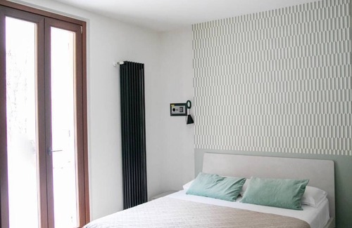 Sarnico Apartment | Surre Resort. .