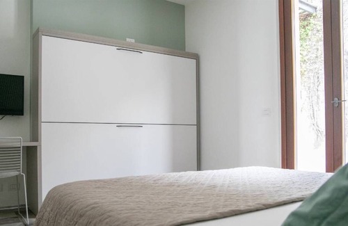 Sarnico Apartment | Surre Resort. .