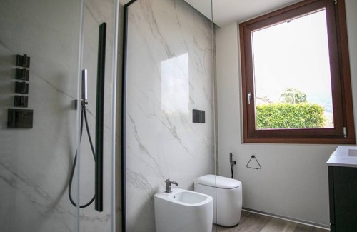 Sarnico Apartment | Surre Resort. .