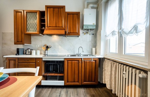 Est Apartment | Surrealist reverie in Verona | self check-in
