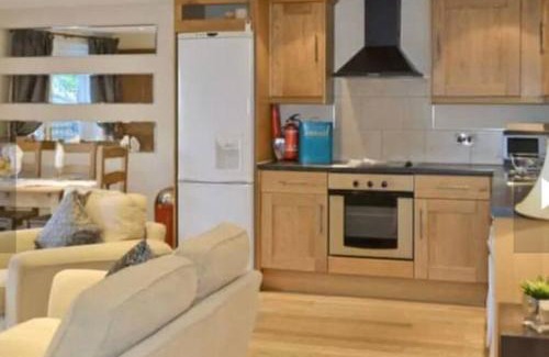 Stratford-upon-Avon House | Surrounded by fields just 3 miles from Stratford - upon Avon - Alveston Pastures Retreat