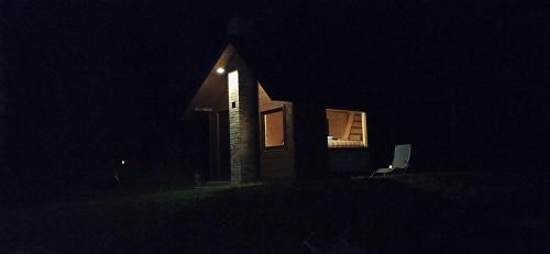 Bukowsko Ski Chalet | Survivalowa chata w lesie