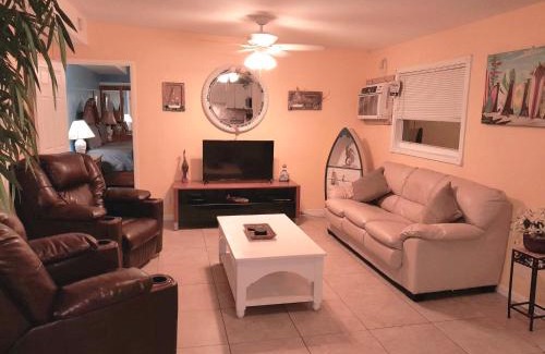Greenacres Apartment | Susan and Ledif's Tropical Hideaway