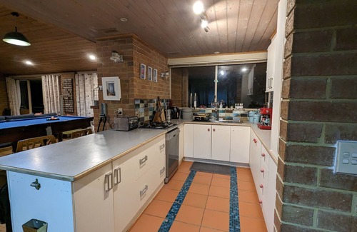Bonnie Doon House | Sustainable retreat on 20 acres of lake hillside