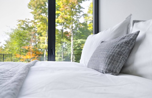 Sutton House | Sutton Hideaway: Luxurious Mountain Retreat