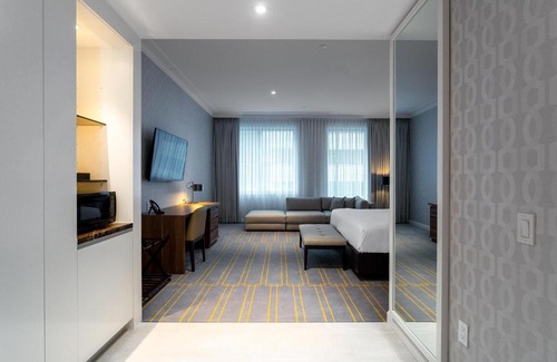 Toronto Entertainment District Hotel | Sutton Place Hotel Toronto