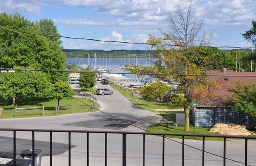 Suttons Bay Apartment | Suttons Bay-across from Marina Park/Beach/By wineries, Brewery/Beautiful Sunrise