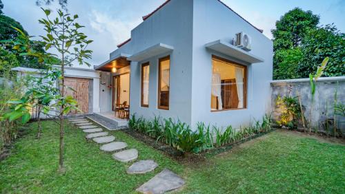 Sambahan House | Suweca House