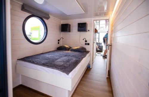 Klaipeda District Municipality Boat Rental | Svencele Boats laivai-namai kuriems nereikia laivavedžio teisių