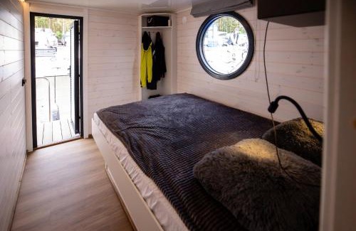 Klaipeda District Municipality Boat Rental | Svencele Boats laivai-namai kuriems nereikia laivavedžio teisių
