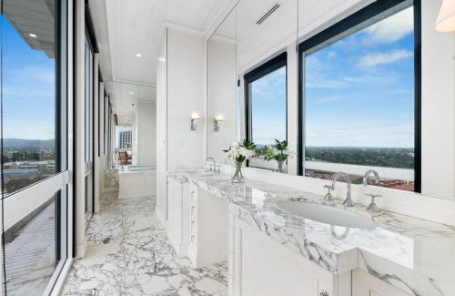 Adelaide Central Business District Apartment | Swainson at M1