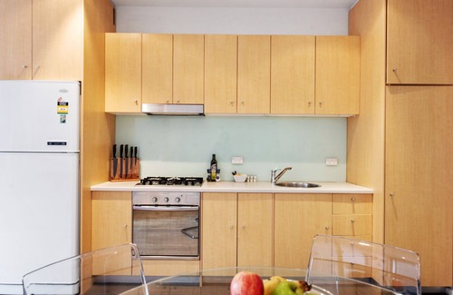 Adelaide Central Business District Apartment | Swainson on Bent - 4.68