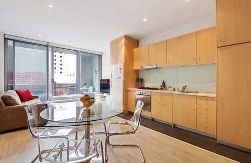 Adelaide Central Business District Apartment | Swainson on Bent - 4.68